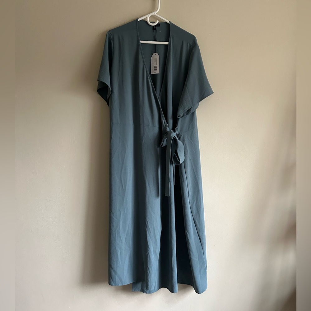 Universal Standard Wrap Dress - Picture 2 of 10